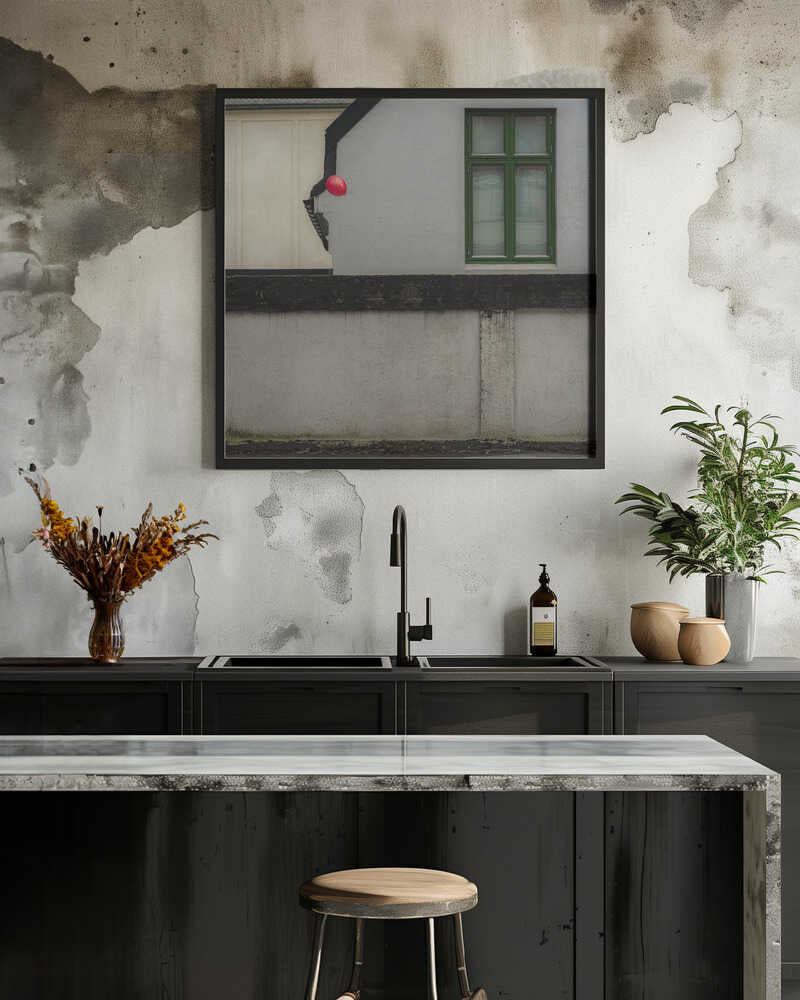 Red balloon/Green window