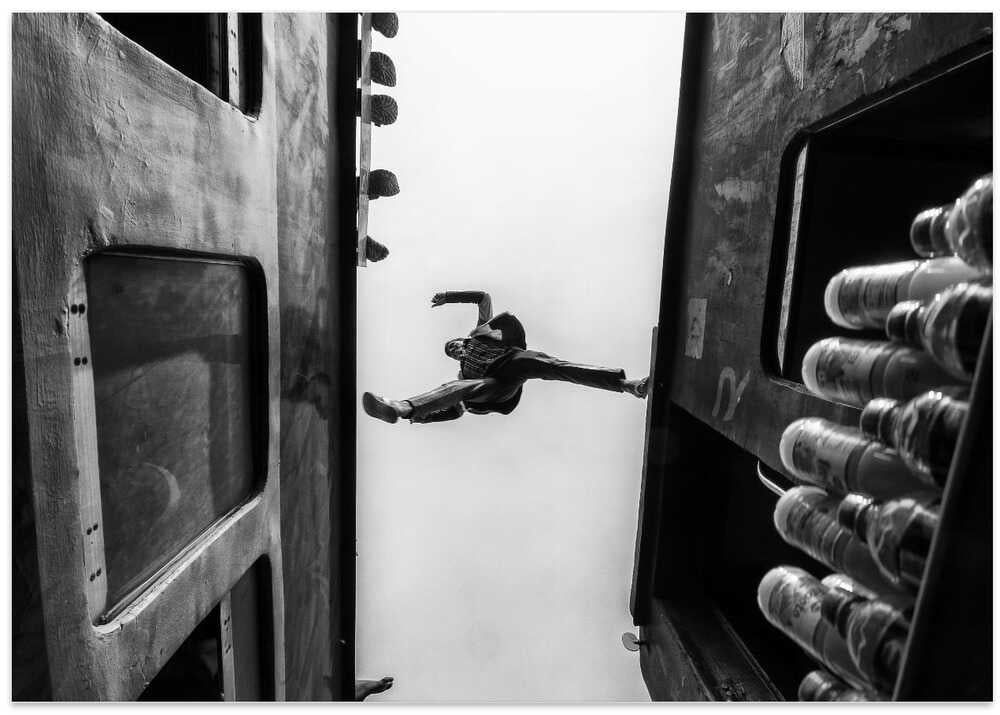 Jump one train to another train