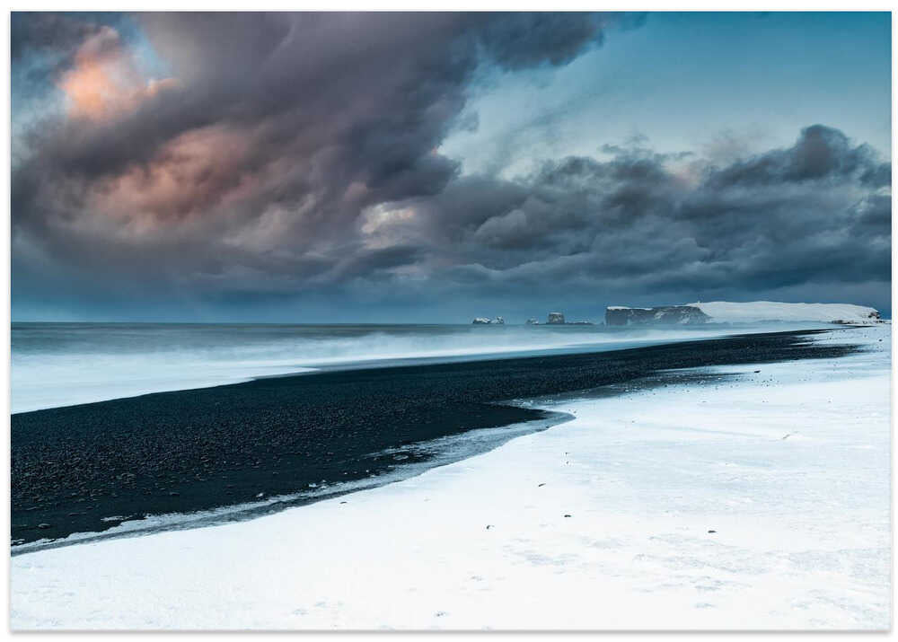 Approaching storm on Dyrhólaey