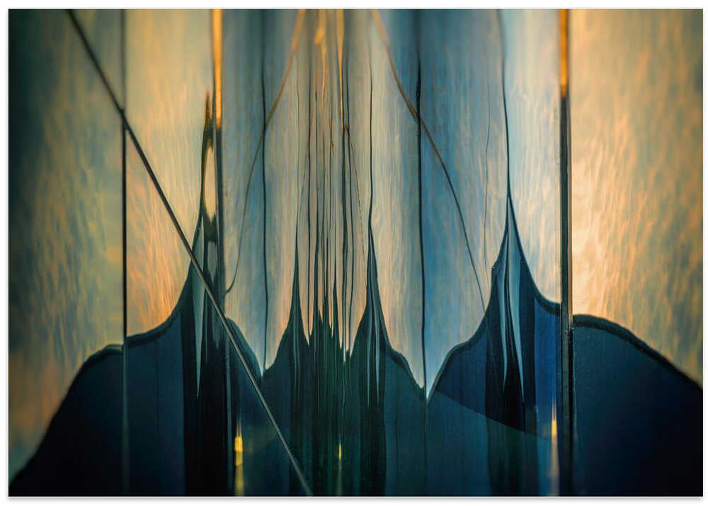 Curved glass reflection