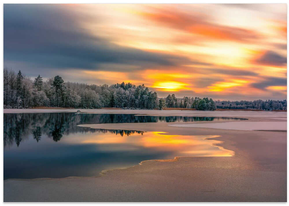 Ice slowly taking over the lake