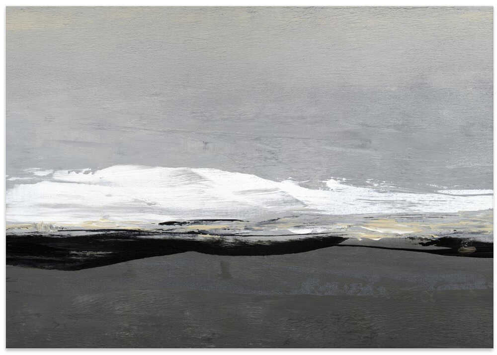 Silent Horizon Over a Calm Sea