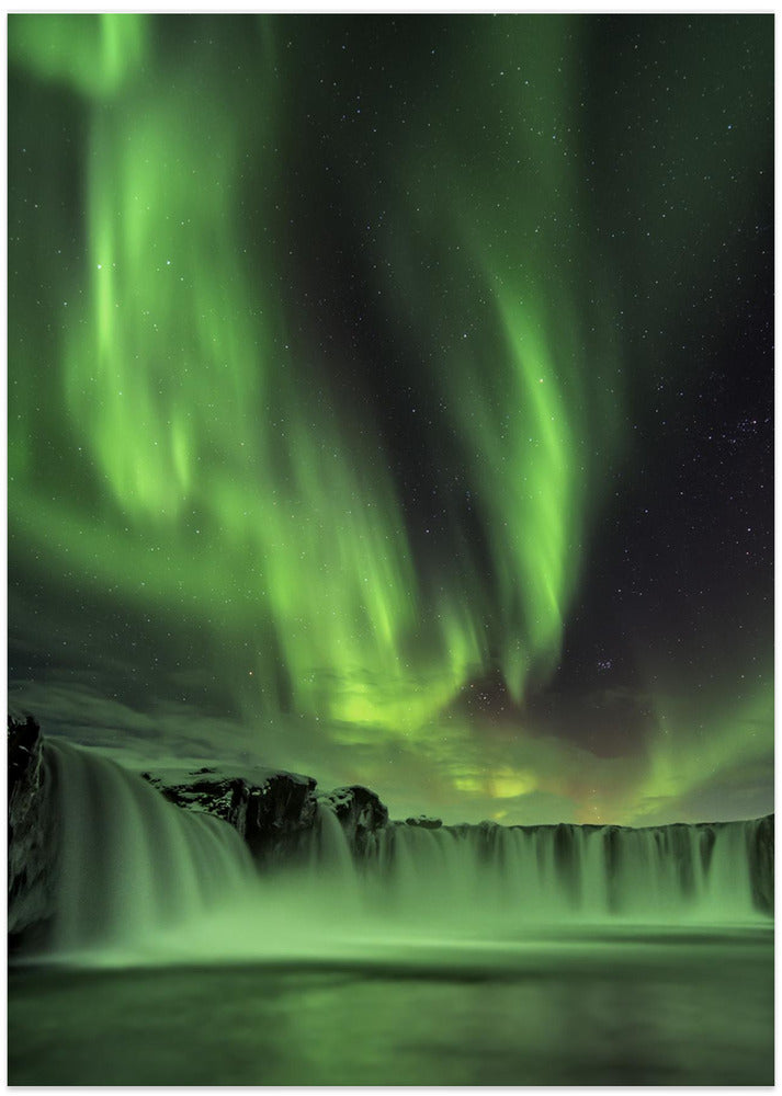 Northern light on Godafoss