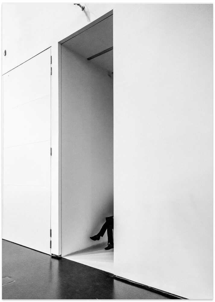 a short story about a lonely leg