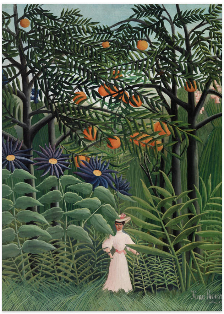 Femme Se Promenant Dans Une Foret Exotique