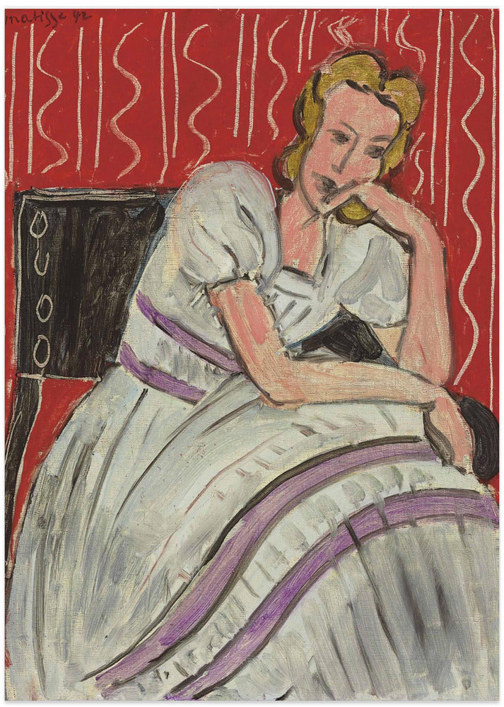 Jeune Femme Assise En Robe Grise