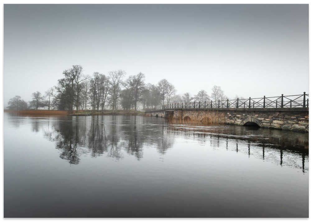 Fog at the stone bridge